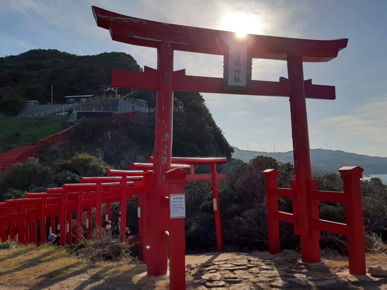 神々しい元乃隅稲成神社