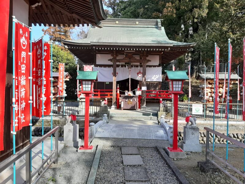 門田稲荷神社の社殿の写真