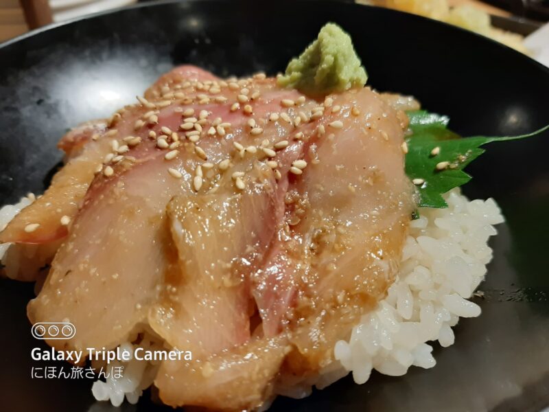 ブリ漬け丼の写真