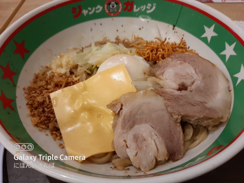 名物!豚マシまぜそばの魅力