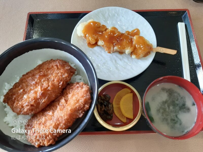 わらじカツや蕎麦などのセットもおすすめ