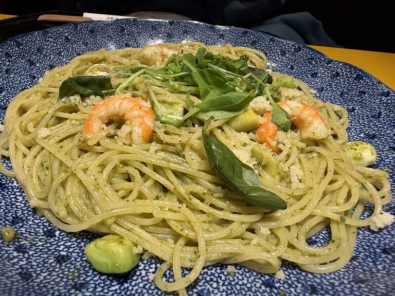 洋麺屋五右衛門イオンレイクタウンkaze店の海老とアボカドとモッツァレラチーズのジェノベーゼ