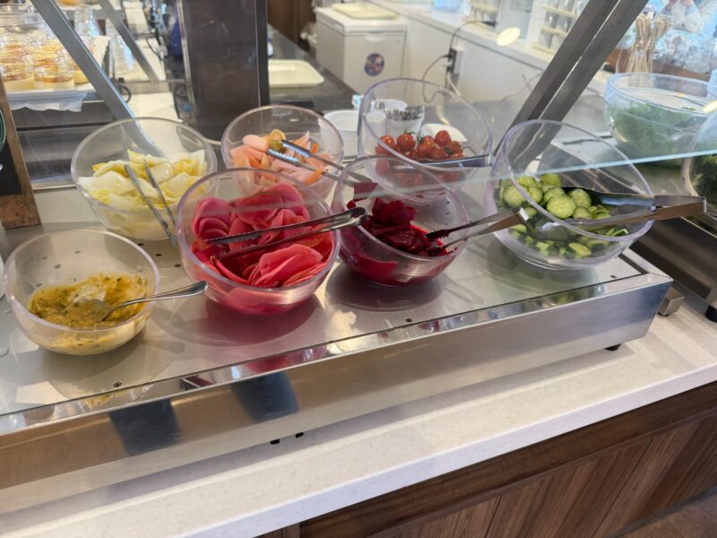 地場野菜のサラダビュッフェが人気の秘密