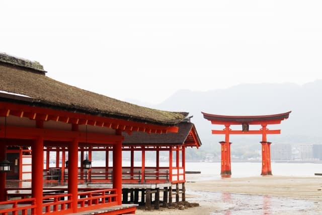 嚴島神社のご利益を徹底解説！縁結びや必勝祈願、お守りの秘密