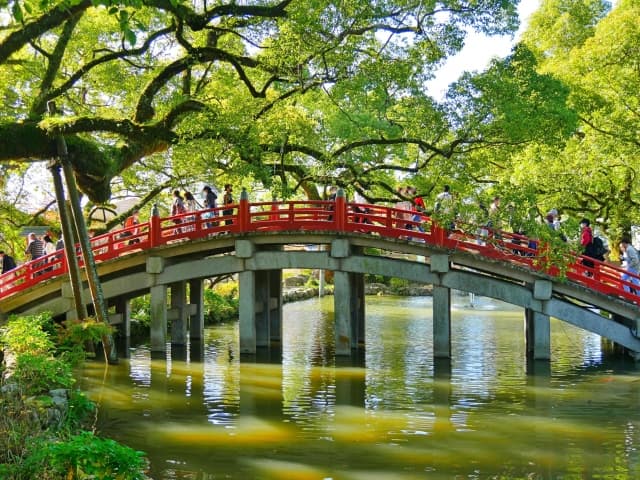 過去・現在・未来を見つめ直す「太鼓橋」の渡り方