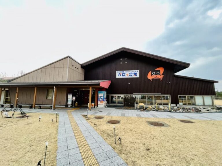 とっとり賀露かにっこ館の見どころ！無料でカニを満喫