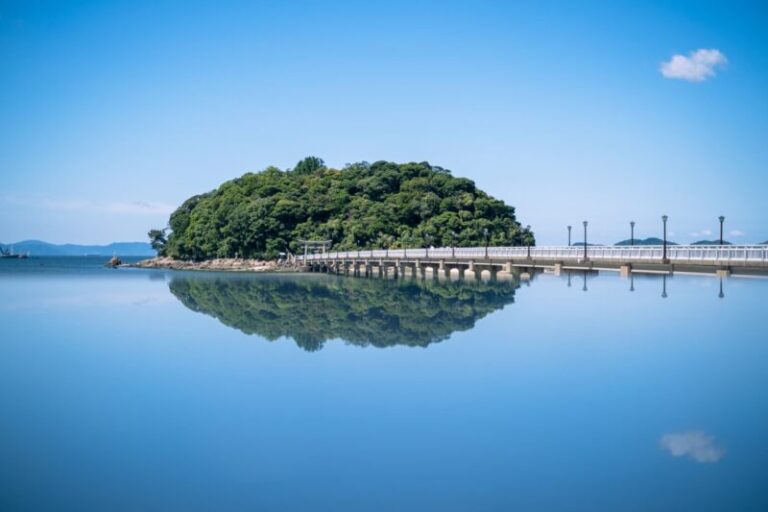 ガマニ塩湖とは？場所・撮り方・アクセスを徹底解説