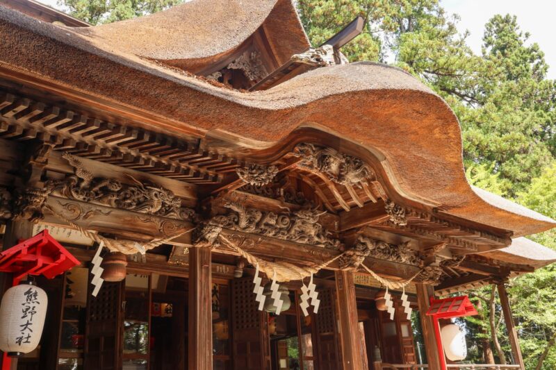 熊野大社「三羽のうさぎ」とは？本殿裏の隠し彫りと良縁の言い伝えを紹介