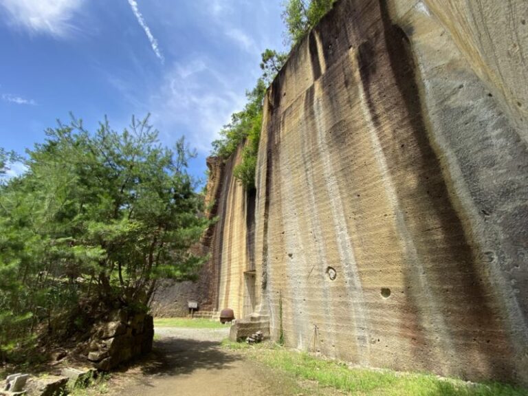 瓜割石庭公園の駐車場は5〜10台｜大型車不可・冬季アクセスの注意点