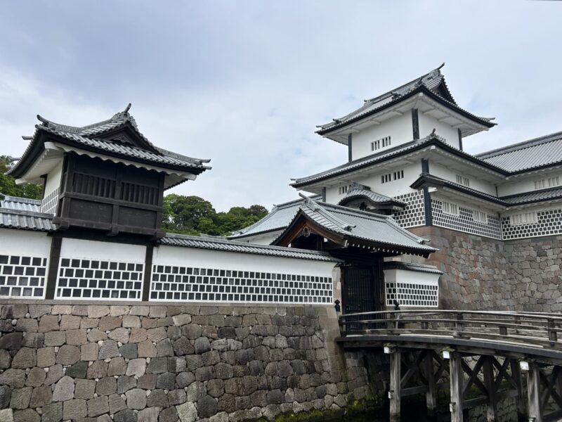 金沢城公園の回り方|5つの入口から目的に合わせて歴史建築・石垣・庭園を巡る