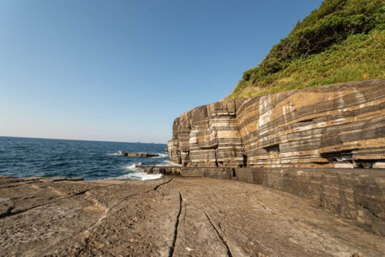 須佐ホルンフェルス完全ガイド｜縞模様の断崖と絶景