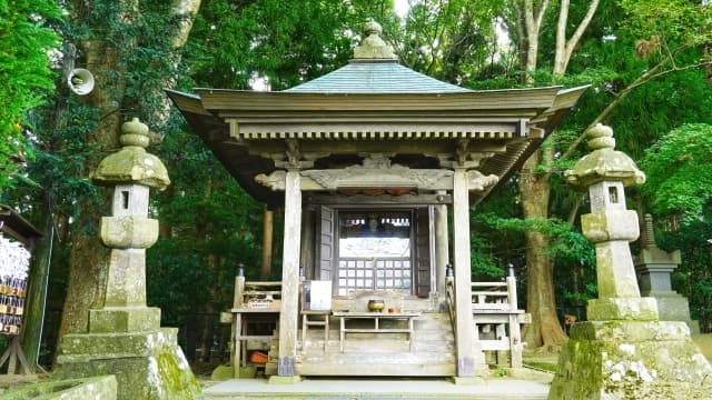 高館義経堂の見どころを解説｜義経公木造・供養塔・北上川を望む高館の丘