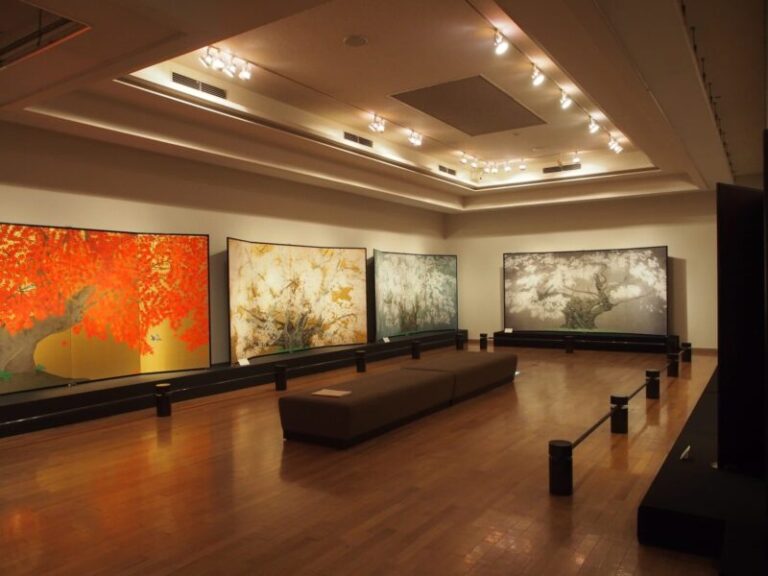 おぶせミュージアム・中島千波館の見どころとアクセス