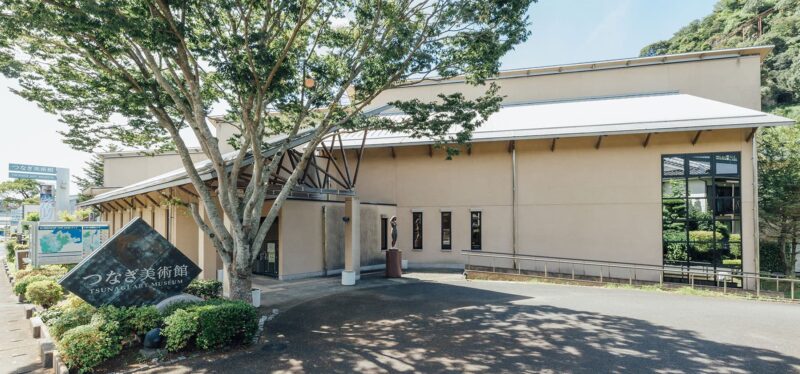 つなぎ美術館の見どころ｜モノレールと町に広がるアート