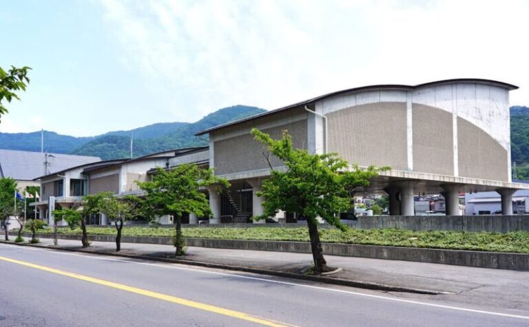 サンリツ服部美術館の見どころとアクセス・入館料ガイド