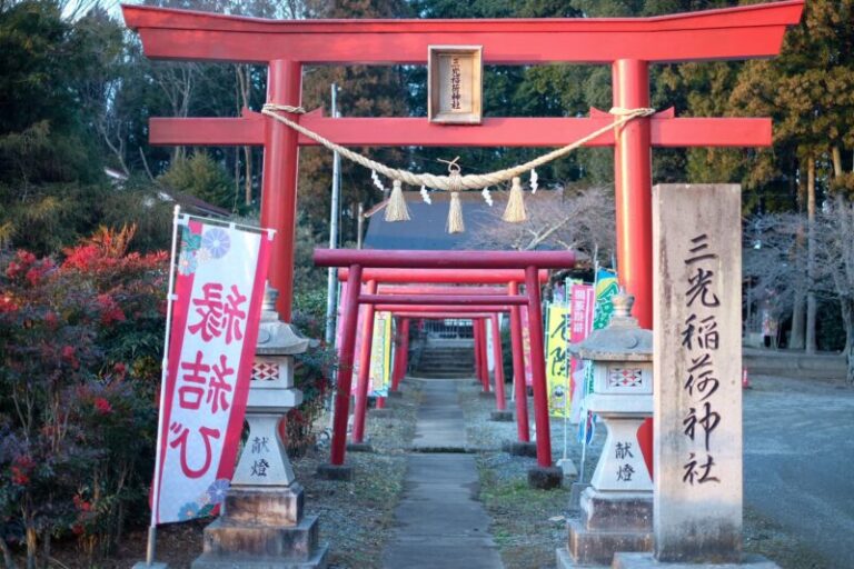 三光稲荷神社の見どころ！ハート絵馬・御朱印・駐車場ガイド