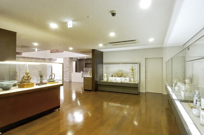 三宅美術館の見どころ|鹿児島ゆかりの絵画と薩摩焼