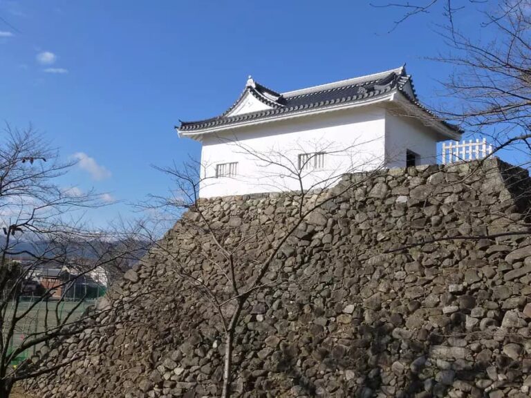 亀山城跡の見どころと歴史！多門櫓や駐車場も解説