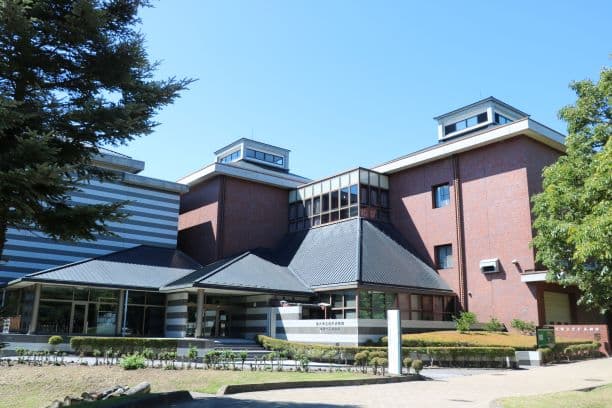 佐久市立近代美術館 油井一二記念館の見どころと利用案内