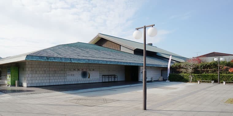 佐賀県立九州陶磁文化館の見どころ・料金・アクセス