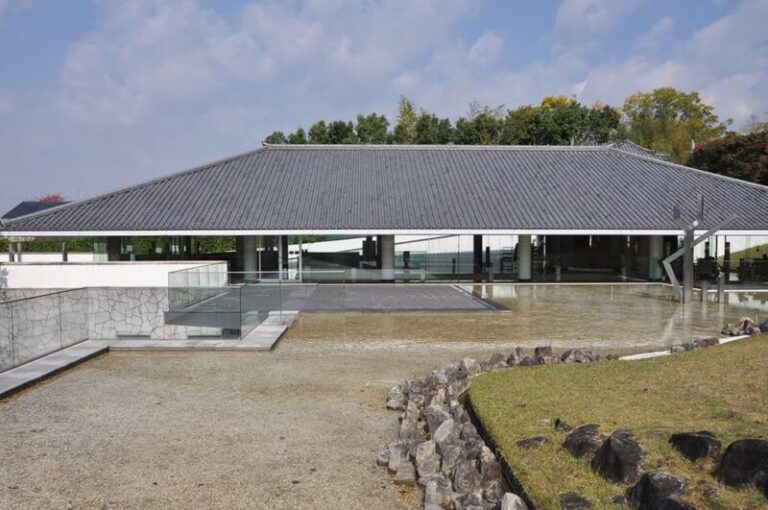 入江泰吉記念奈良市写真美術館の見どころと料金・アクセス