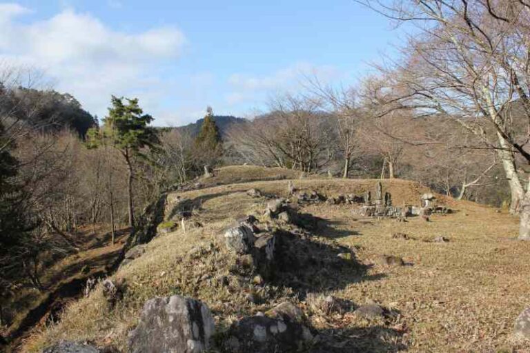 八木城跡の歴史と見どころ・登山アクセスガイド