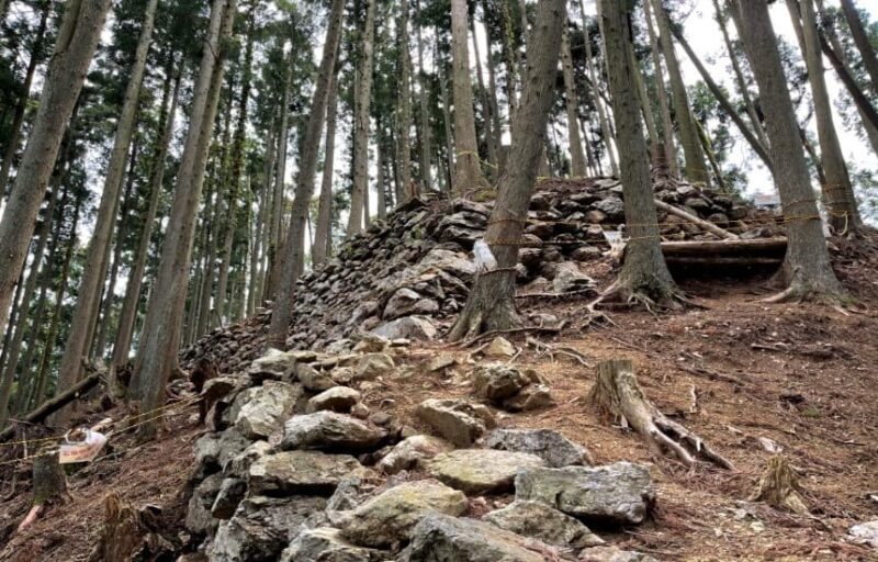 周山城跡の見どころと登山ルート！明智光秀の山城を歩く