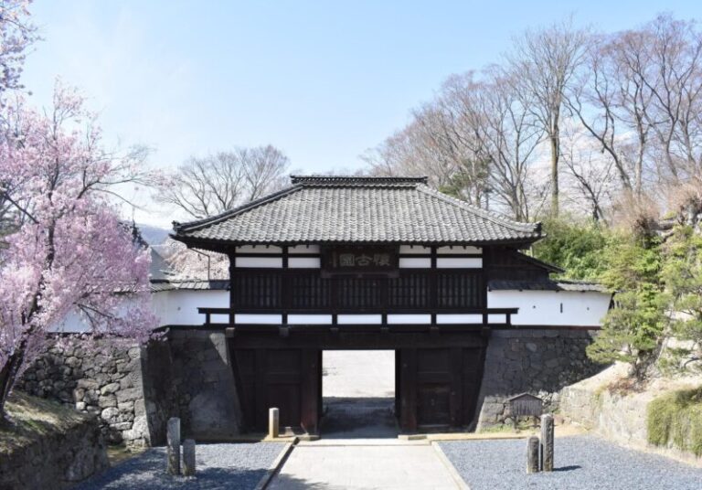小諸城址（懐古園）の見どころ！料金・アクセス・所要時間