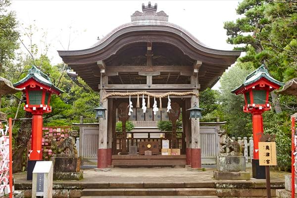 江島神社 奥津宮のご利益・見どころ・行き方ガイド